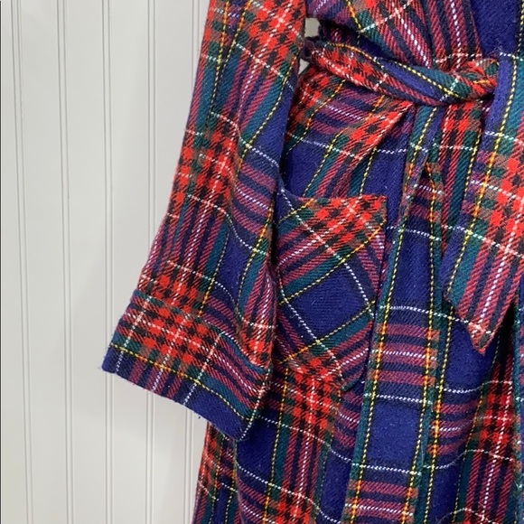 VINTAGE: Plaid Flannel Robe - Picture 4 of 10